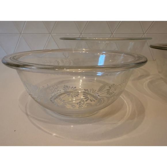 Vintage Pyrex Clear Glass Floral Etched Mixing Bowls Set of 3 Nesting USA - Picture 3 of 7